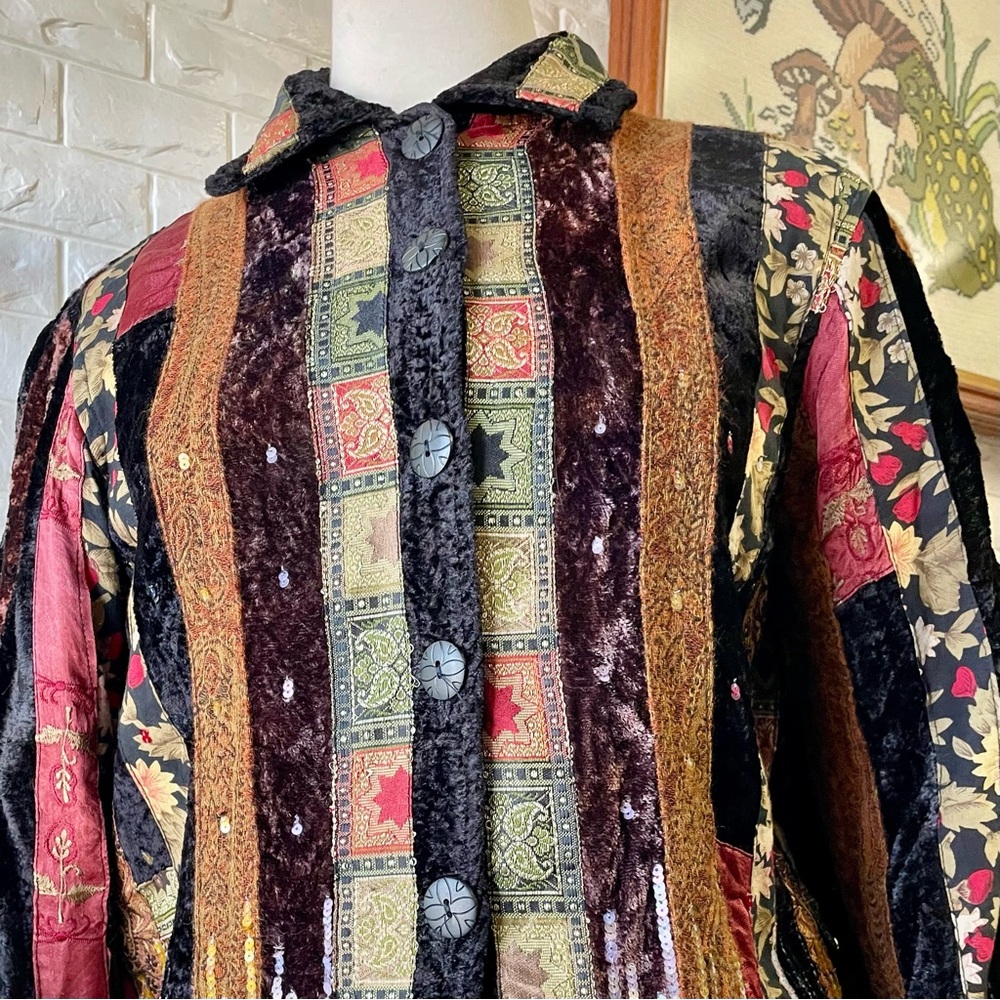 Vintage Coldwater Creek Boho Hippie Velvet Tapestry Jacket with Sequin Detail - Picture 3 of 13